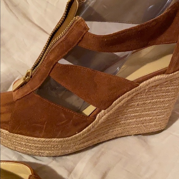 Michael Kors Wedges. Only worn twice - Picture 3 of 4